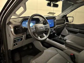 Ford F-150 2024 4x2 XLT 4 puertas SuperCrew 5.5 pies. SB