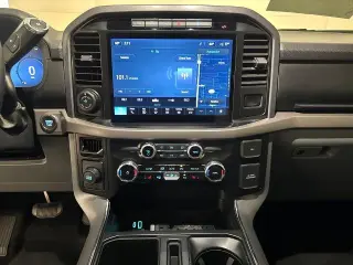 Ford F-150 2024 4x2 XLT 4 puertas SuperCrew 5.5 pies. SB