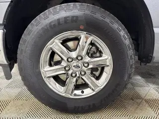 Ford F-150 2025 4x4 XLT 4 puertas SuperCrew 5.5 pies SB