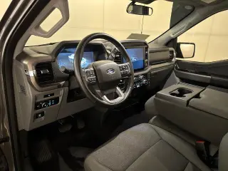 Ford F-150 2025 4x4 XLT 4 puertas SuperCrew 5.5 pies SB