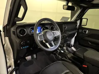 Jeep Wrangler 2023 4x4 Sahara 4xe 4 puertas SUV
