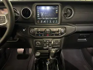 Jeep Wrangler 2023 4x4 Sahara 4xe 4 puertas SUV