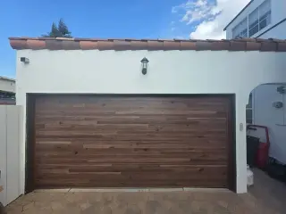 Plank wood grain garage door