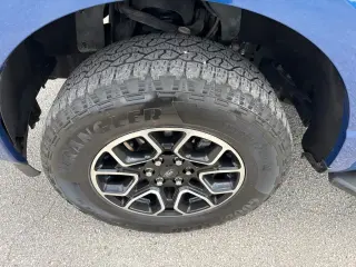 Ford F-150 2023 4x4 XLT 4 puertas SuperCrew 5.5 pies. SB