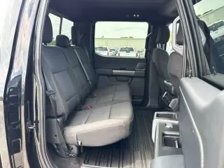 Ford F-150 2023 4x4 XLT 4 puertas SuperCrew 5.5 pies. SB