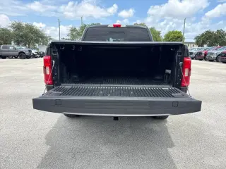 Ford F-150 2023 4x4 XLT 4 puertas SuperCrew 5.5 pies. SB