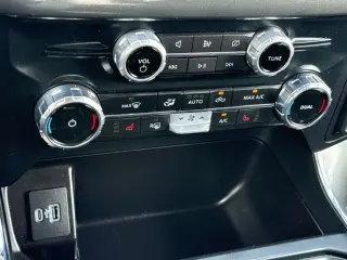 Ford F-150 2023 4x4 XLT 4 puertas SuperCrew 5.5 pies. SB