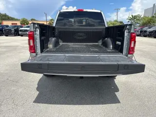 Ford F-150 2023 4x4 XLT 4 puertas SuperCrew 5.5 pies. SB