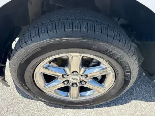Ford F-150 2025 4x2 XLT 4 puertas SuperCrew 5.5 pies. SB