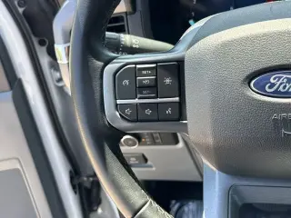 Ford F-150 2025 4x2 XLT 4 puertas SuperCrew 5.5 pies. SB