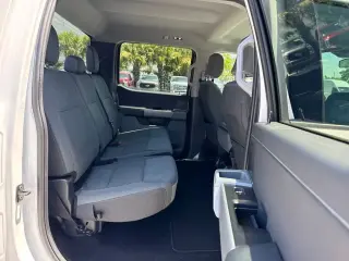 Ford F-150 2025 4x2 XLT 4 puertas SuperCrew 5.5 pies. SB