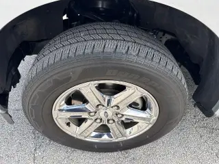 Ford F-150 2025 4x2 XLT 4 puertas SuperCrew 5.5 pies. SB