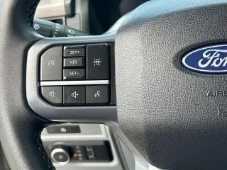 Ford F-150 2025 4x2 XLT 4 puertas SuperCrew 5.5 pies. SB