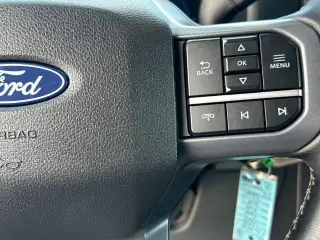 Ford F-150 2025 4x2 XLT 4 puertas SuperCrew 5.5 pies. SB