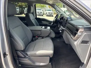 Ford F-150 2025 4x2 XLT 4 puertas SuperCrew 5.5 pies. SB