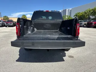 Ford F-150 2024 4x4 XLT 4 puertas SuperCrew 5.5 pies. SB