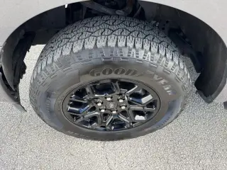 Ford F-150 2024 4x4 XLT 4 puertas SuperCrew 5.5 pies. SB