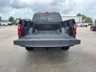 Ford F-150 2024 4x4 XLT 4 puertas SuperCrew 5.5 pies. SB