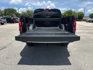 Ford F-150 2024 4x4 XLT 4 puertas SuperCrew 5.5 pies. SB