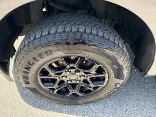 Ford F-150 2024 4x4 XLT 4 puertas SuperCrew 5.5 pies. SB