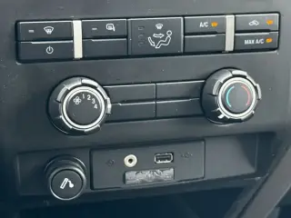 Ford F-150 2011 4x2 XLT 4 puertas SuperCrew Styleside caja 5.5 pies