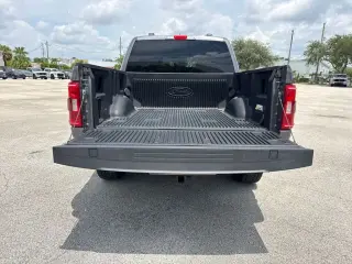 Ford F-150 2022 4x4 XLT 4 puertas SuperCrew 5.5 pies. SB