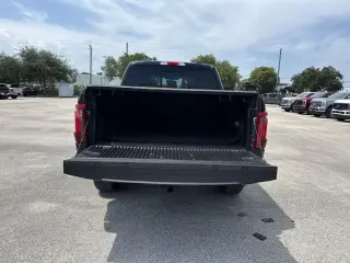 Ford F-150 2024 4x4 XLT 4 puertas SuperCrew 6.5 pies. SB