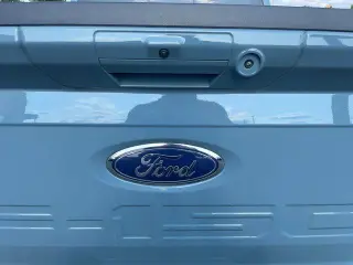 Ford F-150 2023 4x4 Lariat 4 puertas SuperCrew 5.5 pies. SB