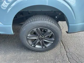 Ford F-150 2023 4x4 Lariat 4 puertas SuperCrew 5.5 pies. SB