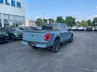 Ford F-150 2023 4x4 Lariat 4 puertas SuperCrew 5.5 pies. SB