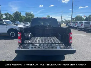 Ford F-150 2023 4x4 XL 4 puertas SuperCrew 5.5 pies. SB