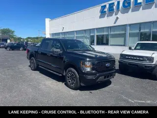Ford F-150 2023 4x4 XL 4 puertas SuperCrew 5.5 pies. SB