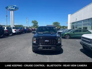 Ford F-150 2023 4x4 XL 4 puertas SuperCrew 5.5 pies. SB