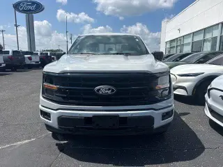 Ford F-150 2024 4x4 XLT 4 puertas SuperCrew 5.5 pies. SB
