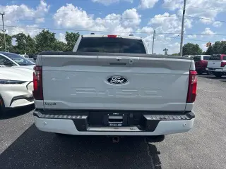 Ford F-150 2024 4x4 XLT 4 puertas SuperCrew 5.5 pies. SB