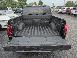 Ford F-150 2024 4x4 XLT 4 puertas SuperCrew 6.5 pies. SB