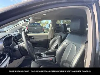 Chrysler Pacifica 2023 Touring L 4 puertas Minivan