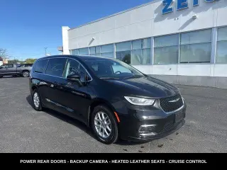 Chrysler Pacifica 2023 Touring L 4 puertas Minivan