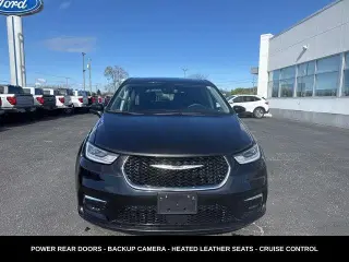 Chrysler Pacifica 2023 Touring L 4 puertas Minivan