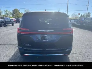 Chrysler Pacifica 2023 Touring L 4 puertas Minivan