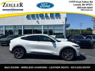 Ford Mustang Mach-E 2023 AWD Select 4 puertas SUV