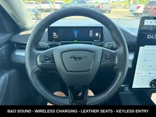 Ford Mustang Mach-E 2023 AWD Select 4 puertas SUV