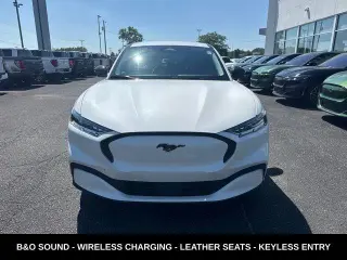 Ford Mustang Mach-E 2023 AWD Select 4 puertas SUV