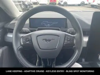 Ford Mustang Mach-E 2023 AWD Select 4 puertas SUV