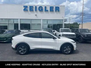 Ford Mustang Mach-E 2023 AWD Select 4 puertas SUV