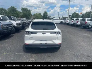 Ford Mustang Mach-E 2023 AWD Select 4 puertas SUV