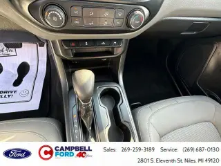 Chevrolet Colorado 2022 4x2 Work Truck 4 puertas Cabina Crew 5 pies. SB