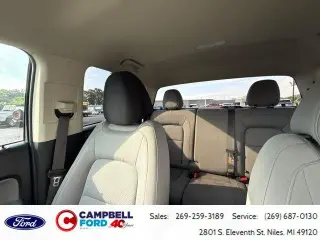 Chevrolet Colorado 2022 4x2 Work Truck 4 puertas Cabina Crew 5 pies. SB