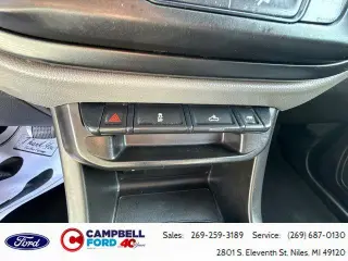 Chevrolet Colorado 2022 4x2 Work Truck 4 puertas Cabina Crew 5 pies. SB