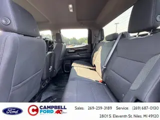 Chevrolet Silverado 1500 2024 4x4 RST 4 puertas Cabina Crew 5.8 pies. Caja corta